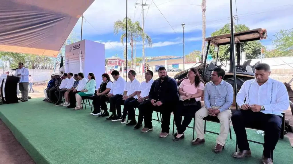 Con 21.8 millones, Sergio Salomón construye centro de salud en Chinantla