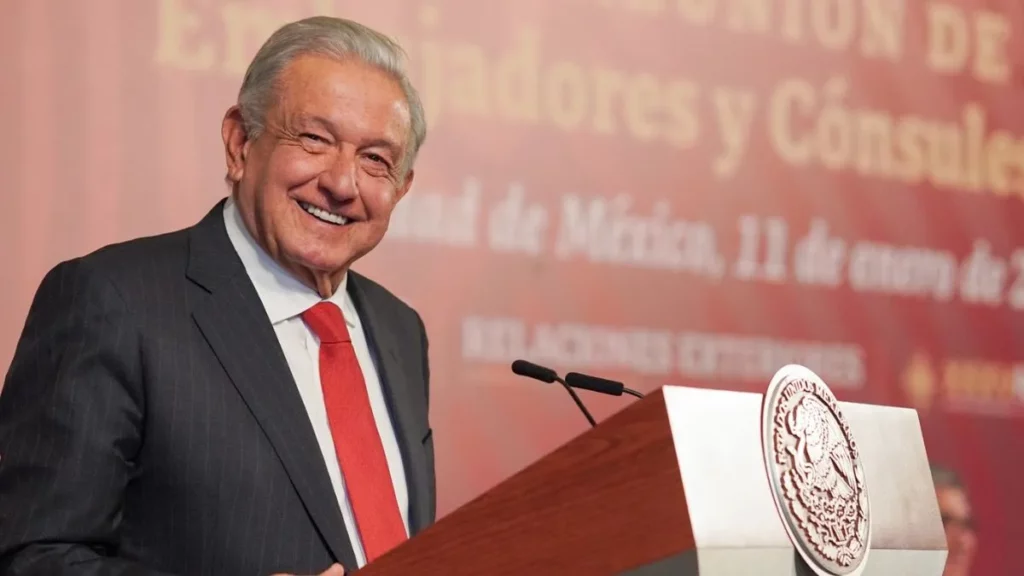 Terminar obras y gobernar con austeridad: esto pide AMLO a gobernadores