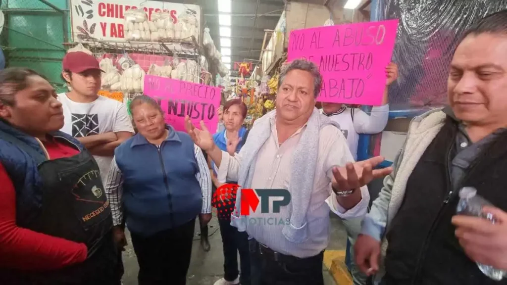 ¿Año de Hidalgo? Gobierno de Paola Angon aumenta al doble los impuestos en mercado de Cholula