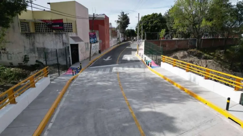 Ayuntamiento de Puebla rehabilita puente de la 66 Poniente en Naciones Unidas