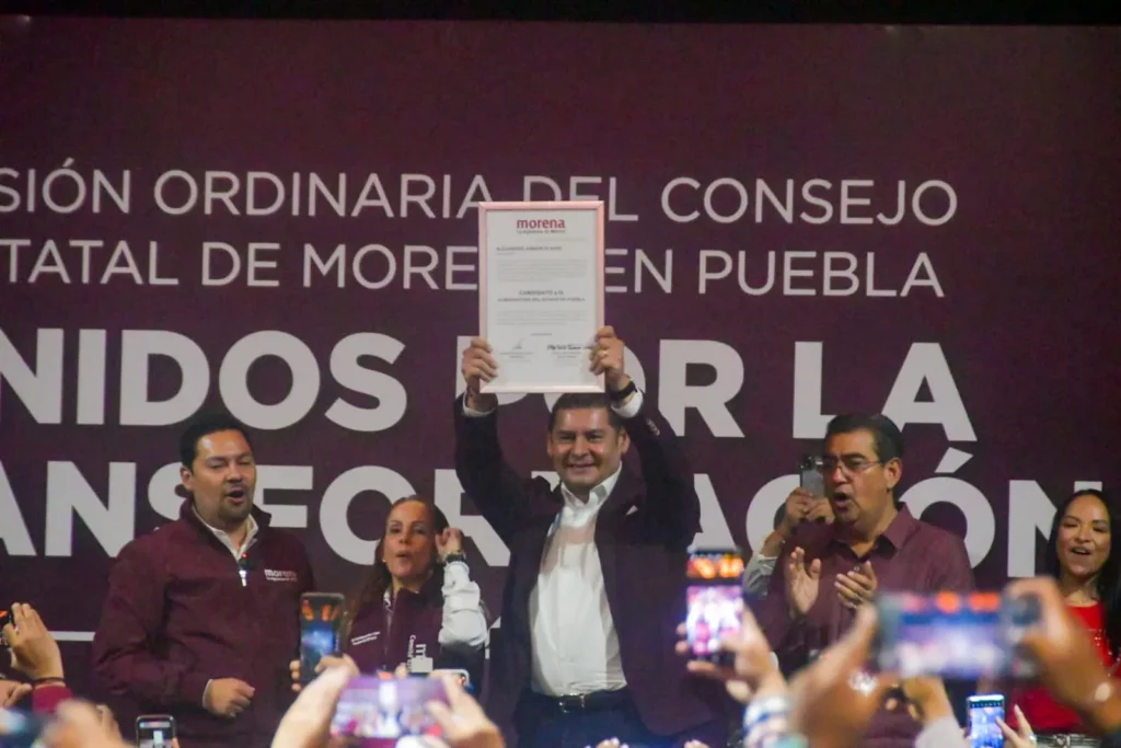 Armenta en su nombramiento como candidato en Puebla