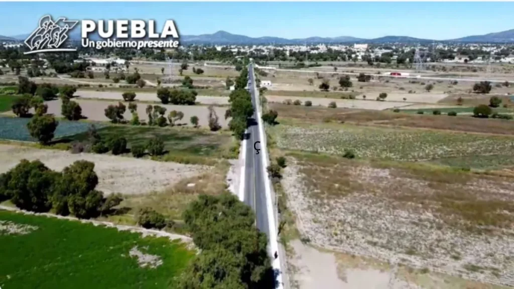 Con una inversión superior a los 25 millones de pesos fue rehabilitada la carretera Acatzingo-San Salvador Huixcolotla.