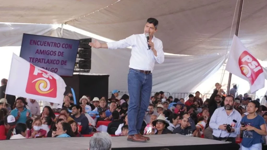 Eduardo Rivera en evento del PSI en Tepatlaxo de Hidalgo