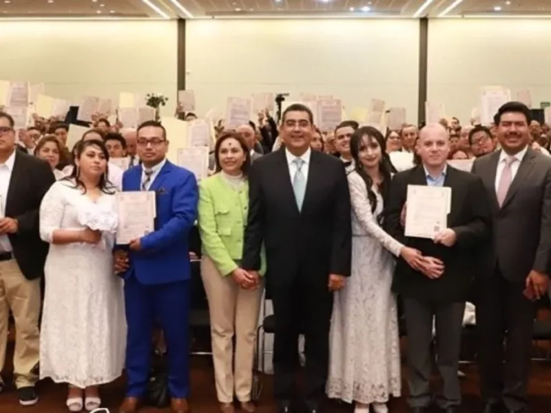 ¡Feliz Día del Amor! 200 parejas se casan en ceremonia colectiva en Puebla