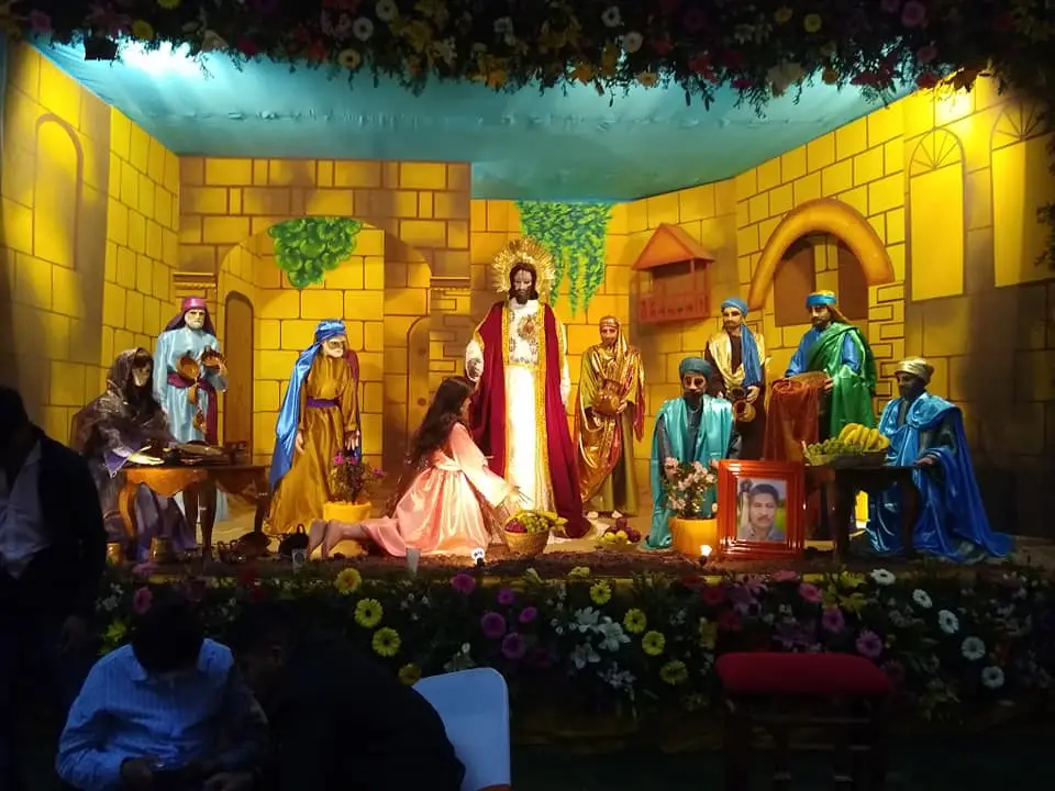 Figuras de tamaño real de Jesucristo por Semana Santa en Huejotzingo.