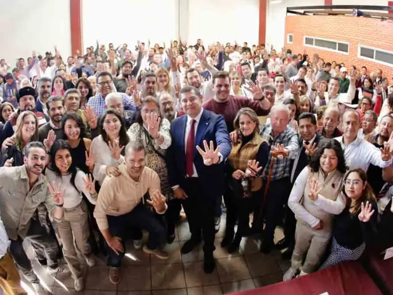 Armenta se reúne con ganadores y perdedores de diputaciones federales en Puebla
