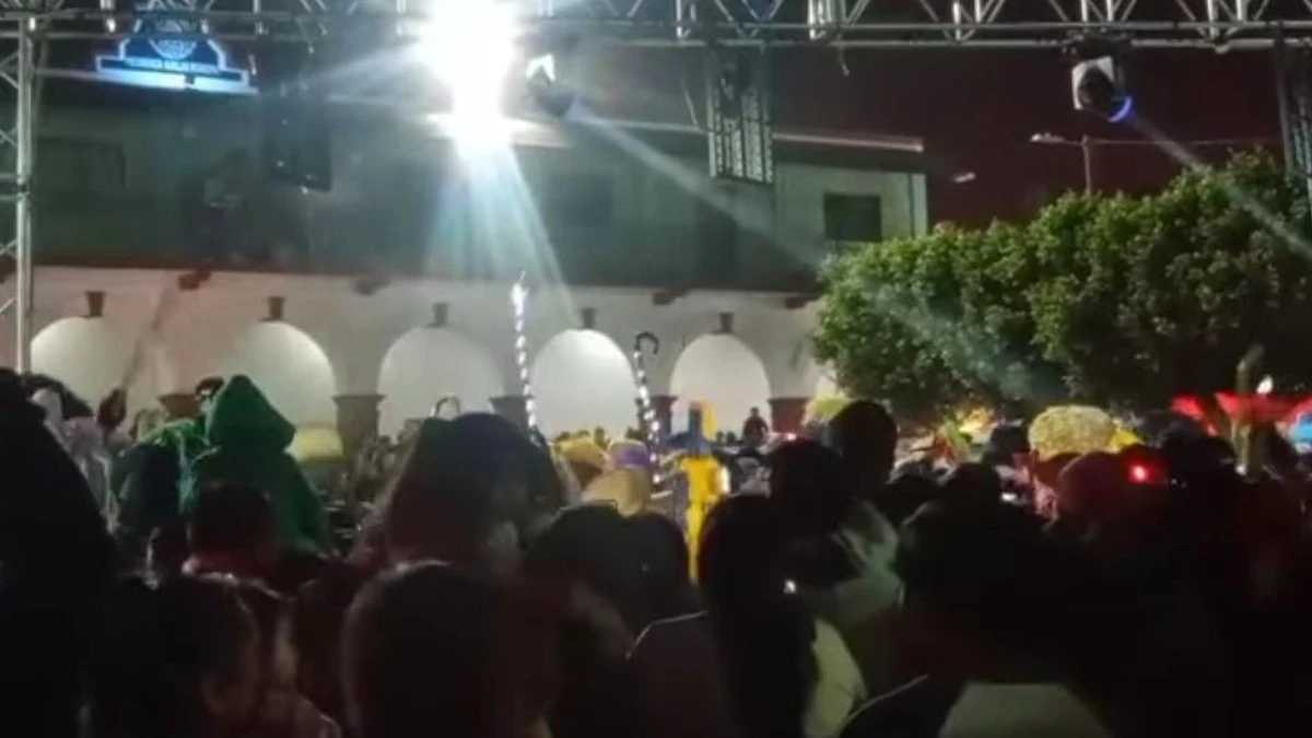 Hombre muerto y niño herido: saldo de balacera en carnaval en Texmelucan