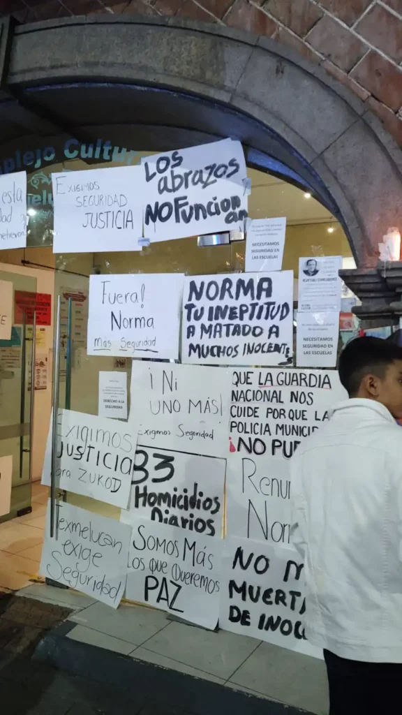 “Norma Layón, tu ineptitud ha matado a inocentes”: marcha por la paz en Texmelucan