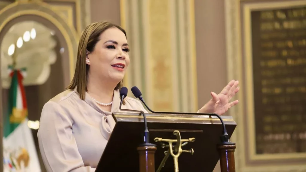 Martha Ornelas, secretaria de Turismo de Puebla en Congreso durante comparecencia.