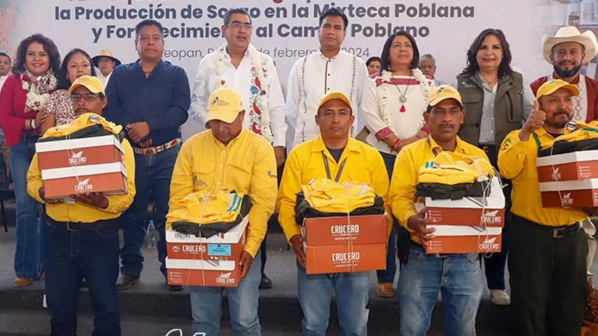 Sergio Salomón entrega apoyos y obras por 114.6 MDP en Tehuitzingo y Acteopan