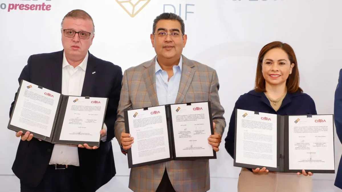 Sergio Salomón y Gaby Bonilla firman convenio de colaboración con CINIA