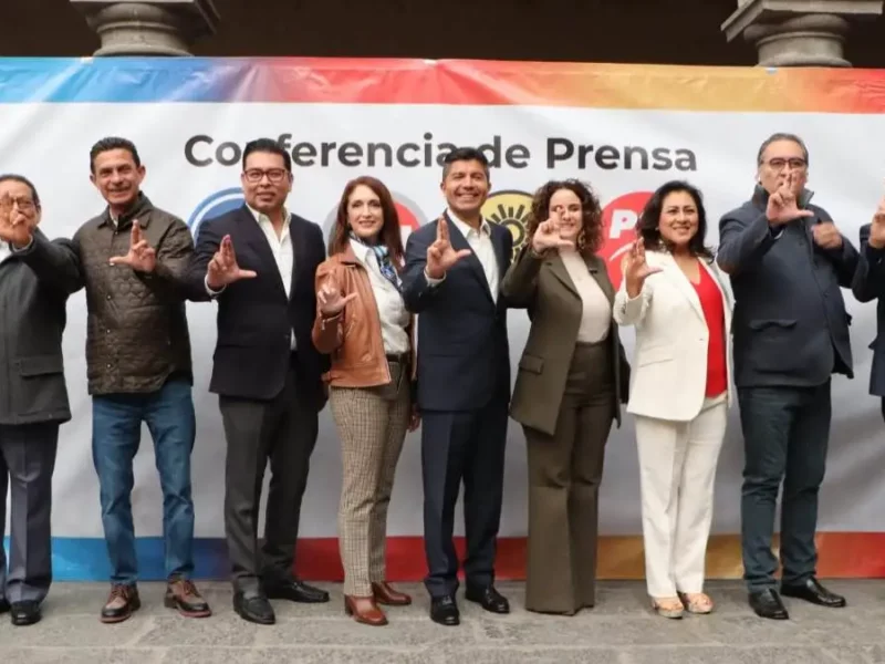Nancy, Nadia y Humberto Aguilar, los voceros de ‘Mejor rumbo para Puebla’