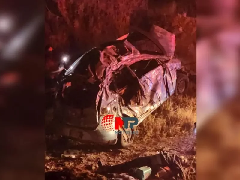 Volcadura en Periférico Ecológico deja tres muertos, 2 mujeres y un hombre