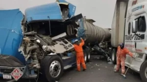 Accidente de 32 autos provoca fila de 33 km en la Puebla-Orizaba
