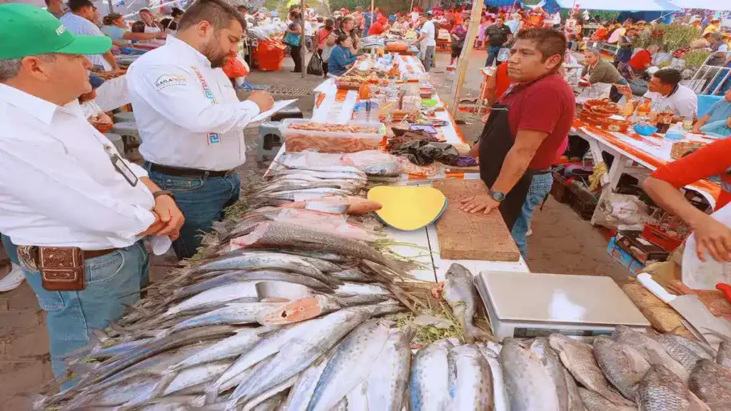 Previo a la Semana Santa 2024 se realiza inspección en comercios de pescados en Tlatlauquitepec