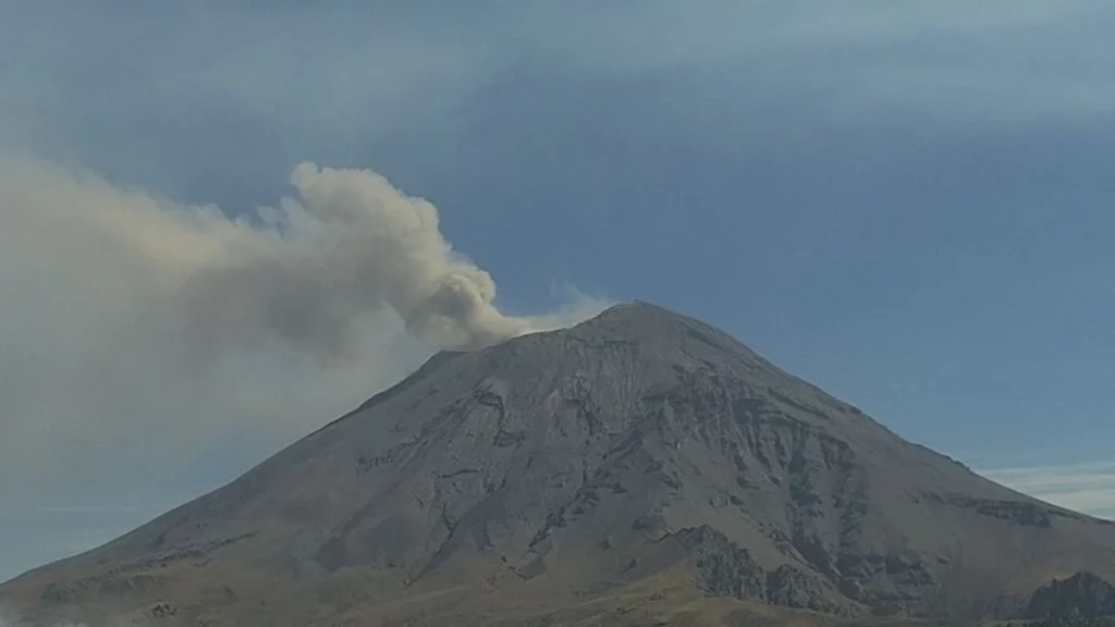 Ya son 73 casos de rinitis alérgica en Puebla por ceniza del Popocatépetl