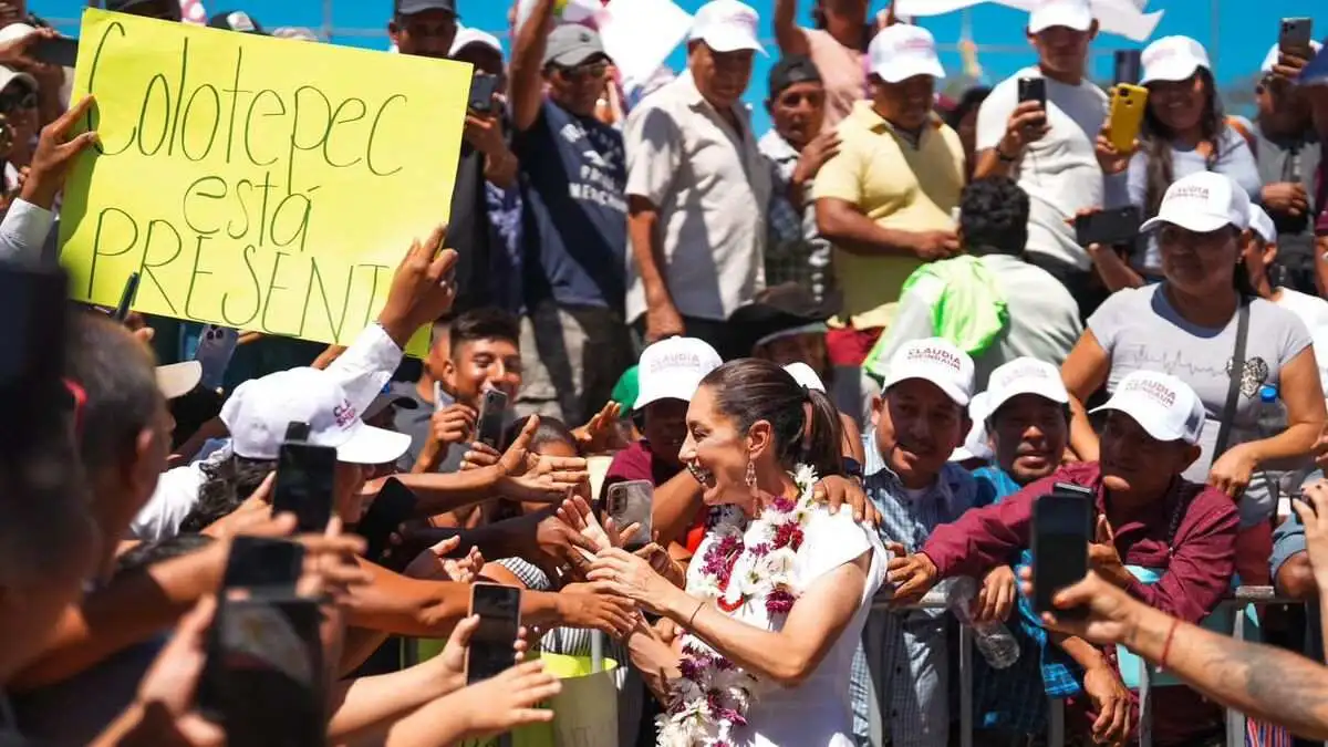 Claudia Sheinbaum, luego de reunirse con más de 50 mil personas en Oaxaca, visita Puebla