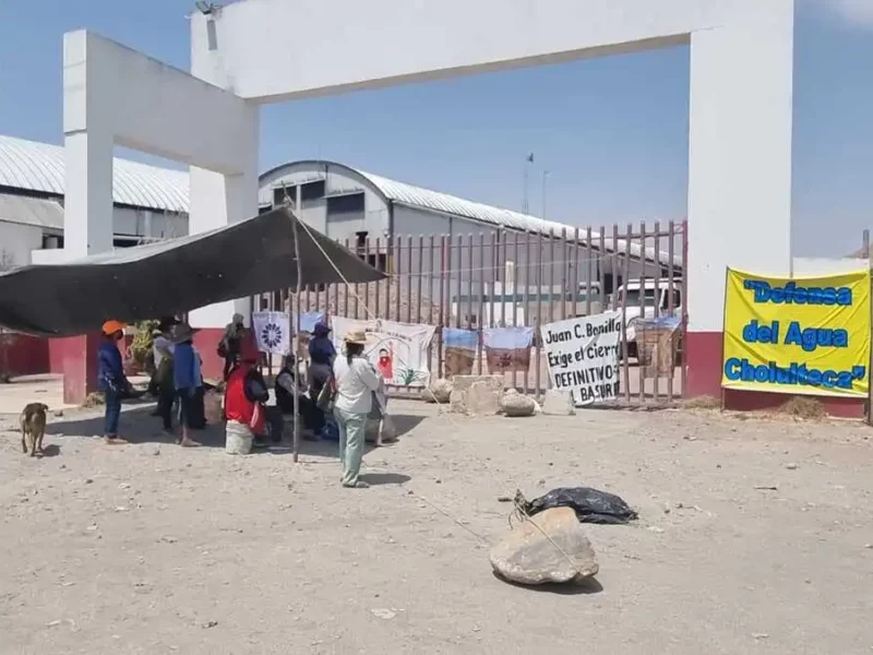 Protesta debido a pozos contaminados por relleno sanitario intermunicipal de Cholula
