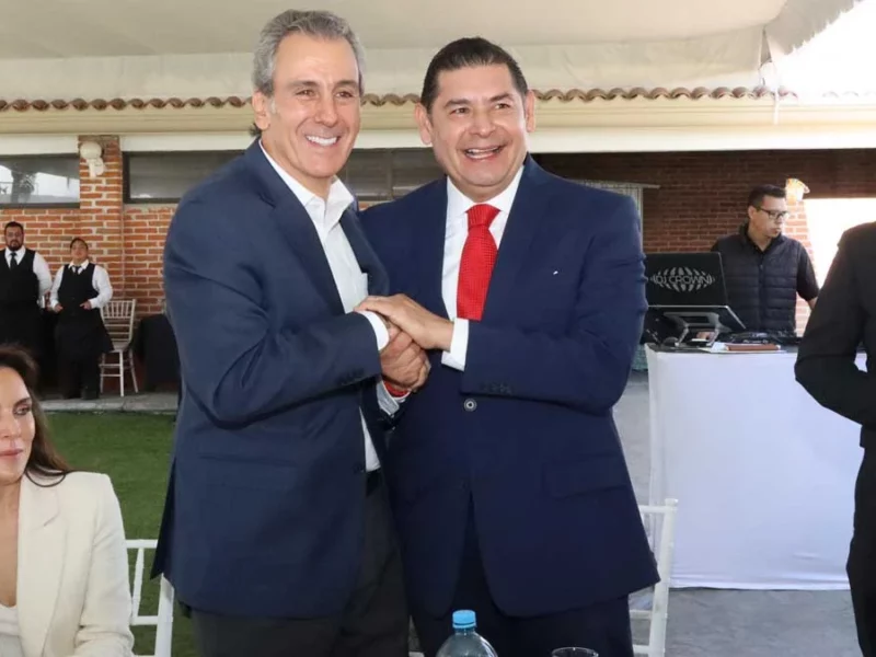 Armenta y Pepe Chedraui se reúnen con empresarios en Puebla