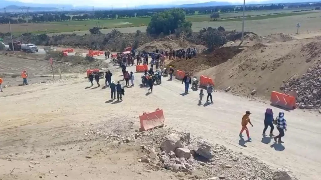 Atacan a balazos a pobladores que paralizaron construcción de la Cuapiaxtla-Cuacnopalan