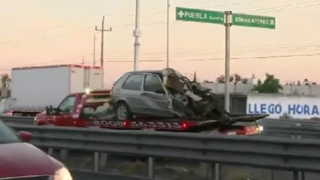 Automovilista muere tras chocar con tráiler en la México-Puebla