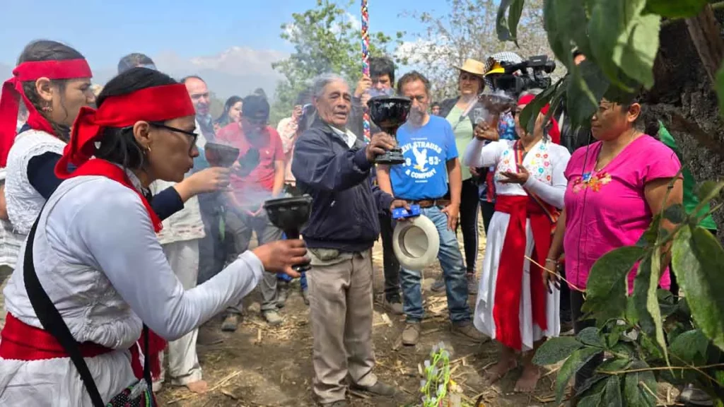 ¡A ver si no se enoja! Celebran cumpleaños del Popocatépetl con danza de origen alemán