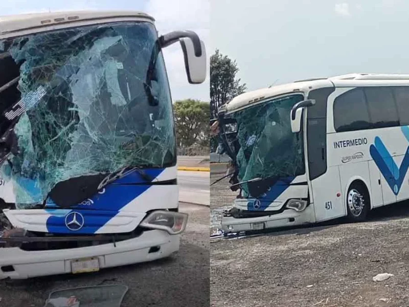 Choca autobús de Súper Rápidos contra tráiler y deja 15 heridos en la México-Puebla