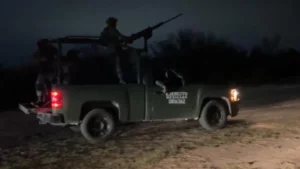Diez cuerpos calcinados encuentran dentro de una camioneta en Nuevo León