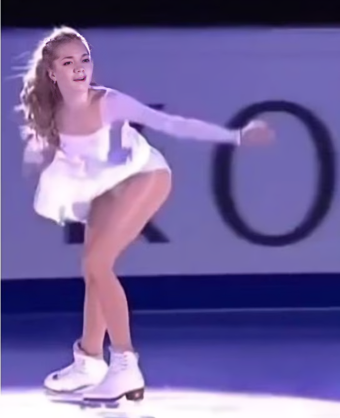 Elena Gouliakova patinando