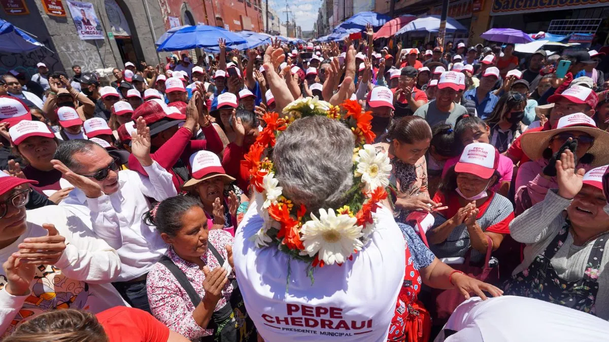 Locatarios de mercado abren las puertas a Pepe Chedraui