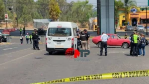 ¡Otra del transporte público! Chofer de Ruta 61 atropella y mata a mujer en zona de la Feria