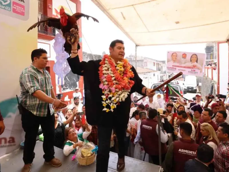 Armenta promete una ciclopista en Cuetzalan y conectar Sierra Nororiental con Norte