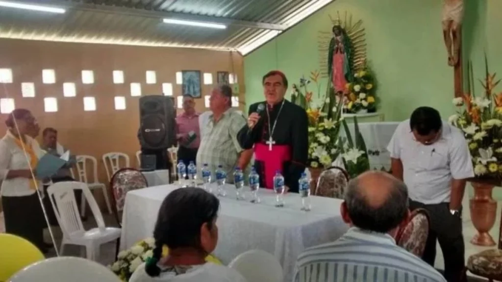 Asaltan a obispo y dos sacerdotes en falso retén en la autopista Puebla-Orizaba