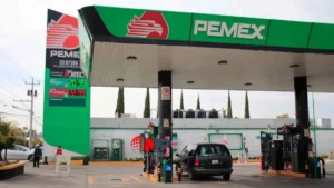 Aumentaron 5.7 pesos los precios de gasolina en Puebla en gobierno de AMLO