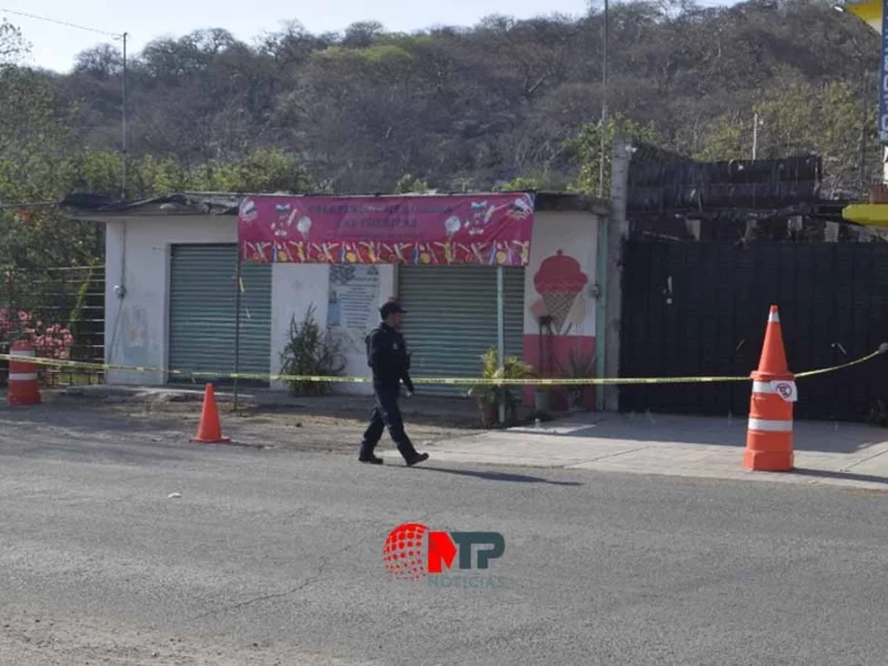 Hieren de bala a padre e hija de tres años en carretera Izúcar de Matamoros-Epatlán