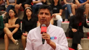 Huachicol, terapias de conversión: los incómodos cuestionamientos a Eduardo Rivera en Ibero Puebla