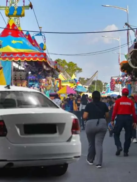 ¡No pagues hasta 500 pesos! Usa los estacionamientos oficiales de la Feria de Puebla