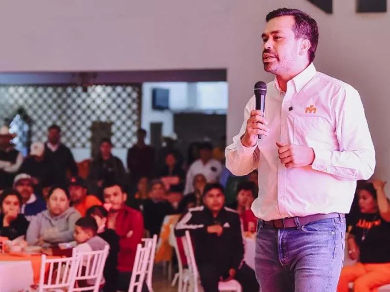 Máynez llama “cínica” a Xóchitl Gálvez por criticar alza de huachicol y tenerlo en casa