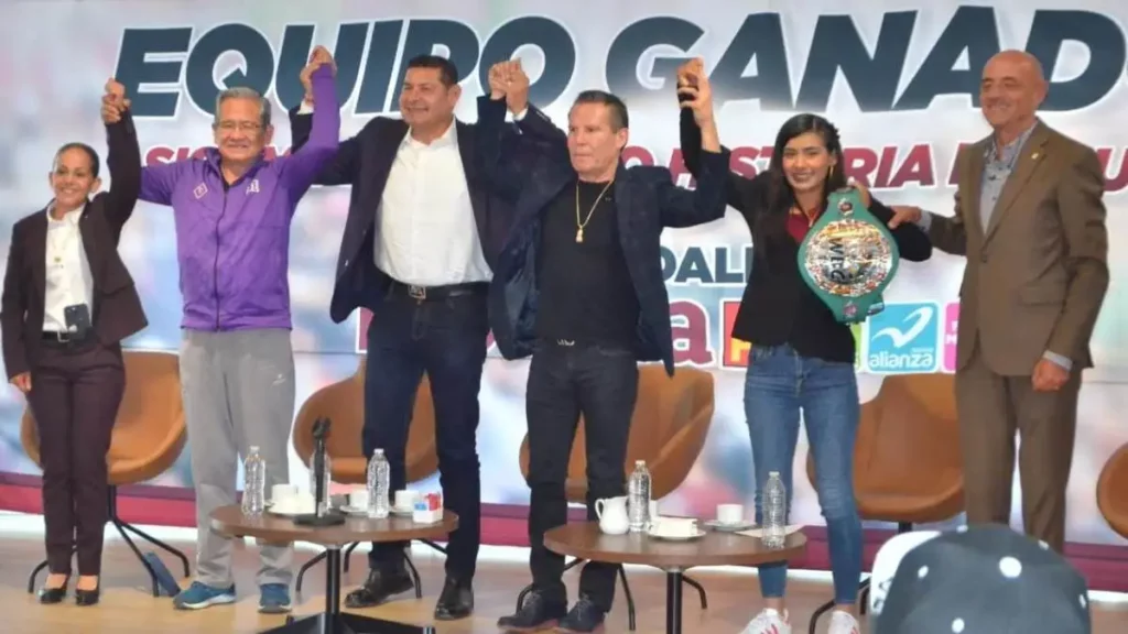 Compromete Armenta a Julio César Chávez a promover boxeadores poblanos