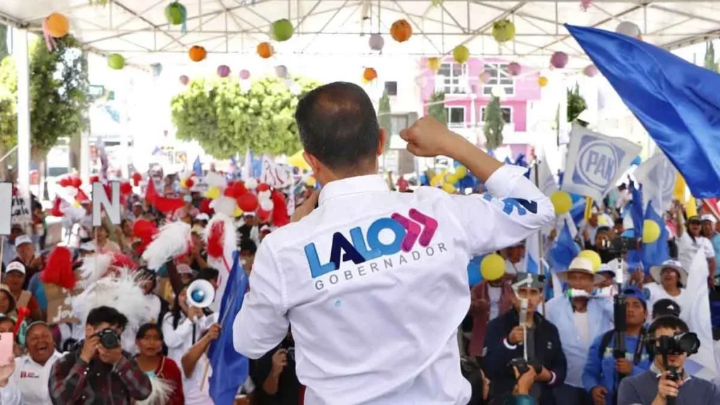 Lalo Rivera visita el Triángulo Rojo y presume sus mil calles en Puebla