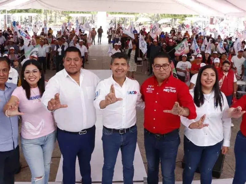 Lalo Rivera visita el Triángulo Rojo y presume sus mil calles en Puebla
