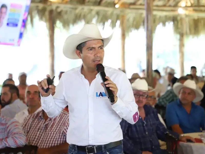 Eduardo Rivera llama “morenacos” a morenistas y lo obligan a disculparse