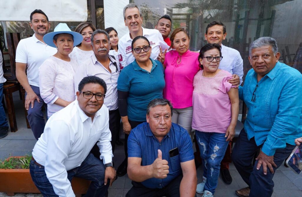 Pepe Chedraui se reúne con magisterio en Puebla