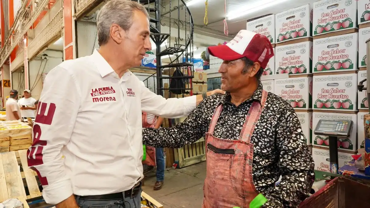 Pepe Chedraui recorre Central de Abasto y a esto se comprometió con comerciantes