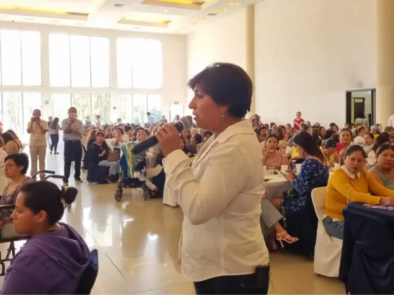 Roxana Luna promete no repetir excesos de Paola Angon en San Pedro Cholula