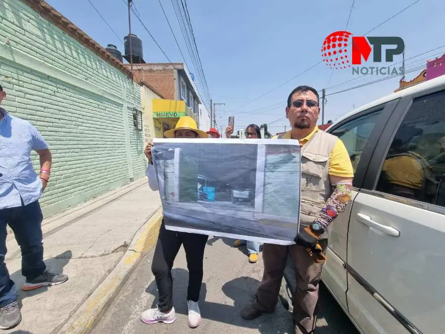 Manifestantes protestan por supuesta entrega de calentadores en San Pedro Cholula para favorecer a Tonantzin Fernández.