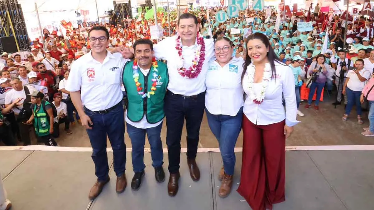 Una autopista sin casetas para conectar la Mixteca, propone Armenta en Acatlán