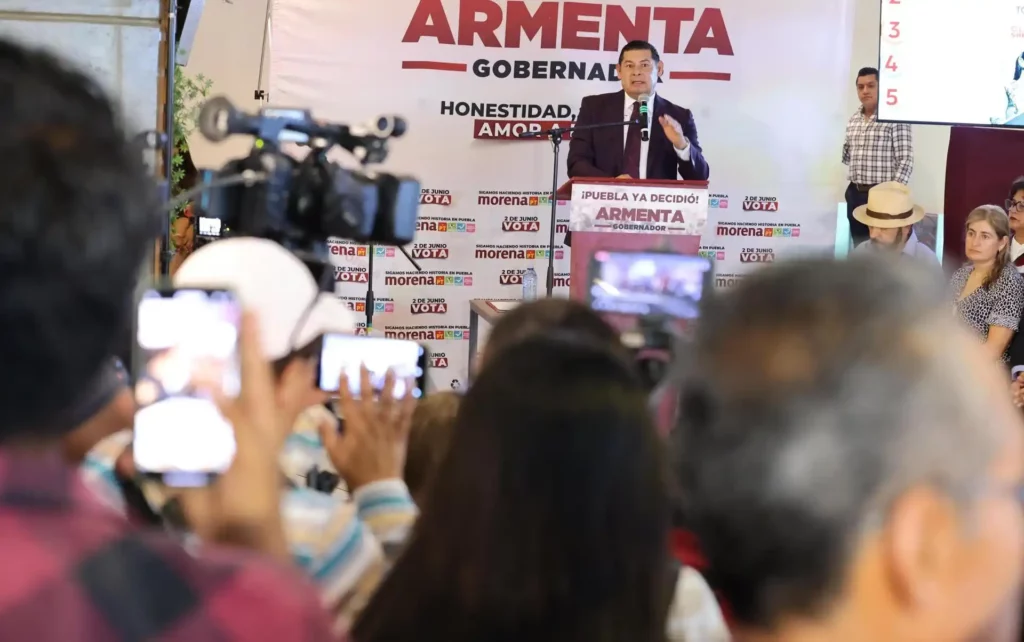 Alejandro Armenta en rueda de prensa por campañas electorales.