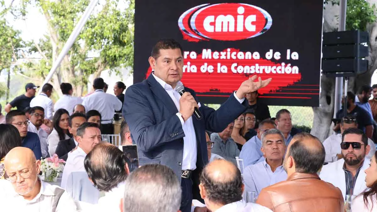 Armenta ofrece a la CMIC participar en obra pública en Puebla