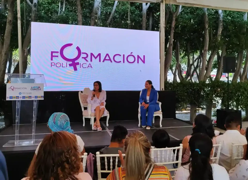 Lupita Cuautle presenta propuestas en un encuentro organizado por el Instituto Integral de Formación Política y Empoderamiento de Mujeres